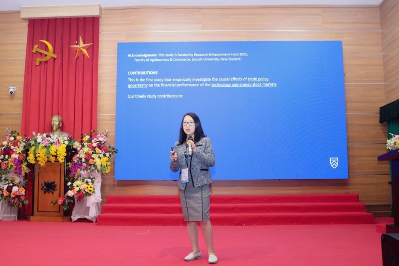 Có thể là hình ảnh về văn bản cho biết 		'เารปรรันน้อยอ่ Acknowled dgments: Acknowledgments: This hisstudy upvks sfunded by Research Enhancement Fund 2025, Faculty Agribusiness Commerce, Lincoln University hnthtlephihim.se.aet New Zealand, CONTRIBUTIONS Isthefir efirst study empirically Investigate the causal effects of trade policy uncertainty the me inancial performance the he technology and energy markets- Our timely study contributes Ourtimetystudycontrbutesto: to: ግር		'